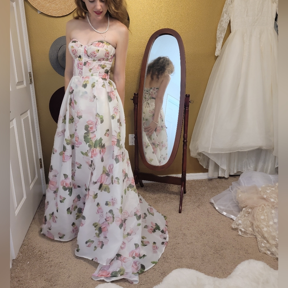 *NWT Brand NEW! Apple Blossom Floral Strapless Gown* - Picture 6 of 12